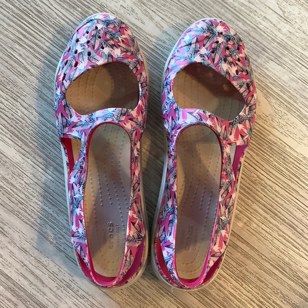 Womens Shoes-Crocs-Size 8W-